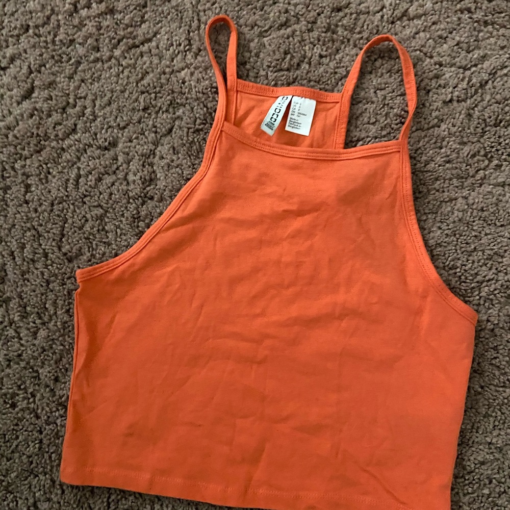 High neck coral orange crop